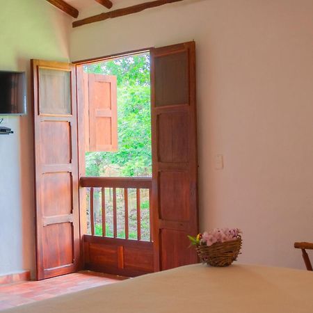 Hotel Hacienda Macedonia บาริชารา ภายนอก รูปภาพ
