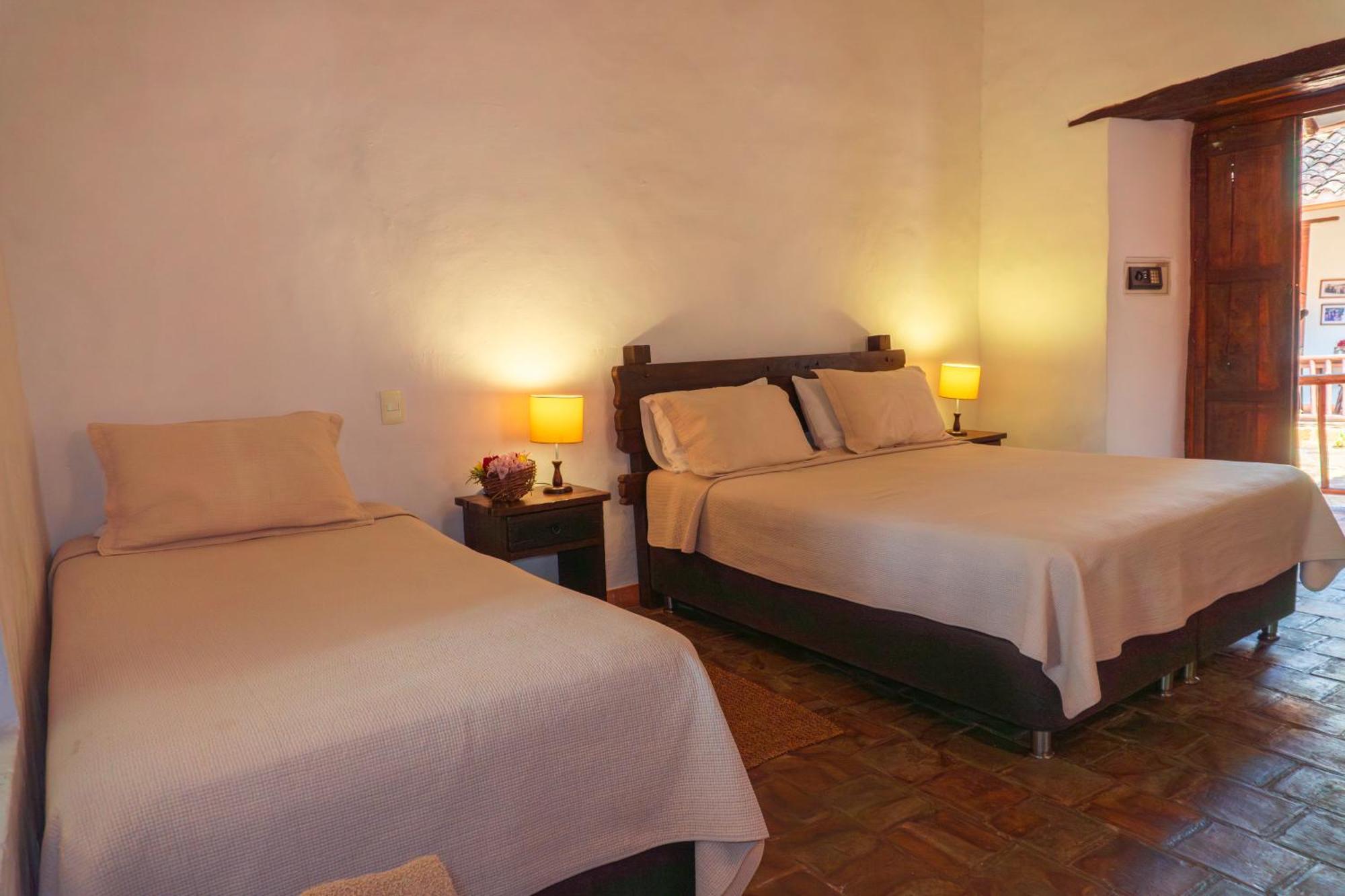 Hotel Hacienda Macedonia บาริชารา ภายนอก รูปภาพ