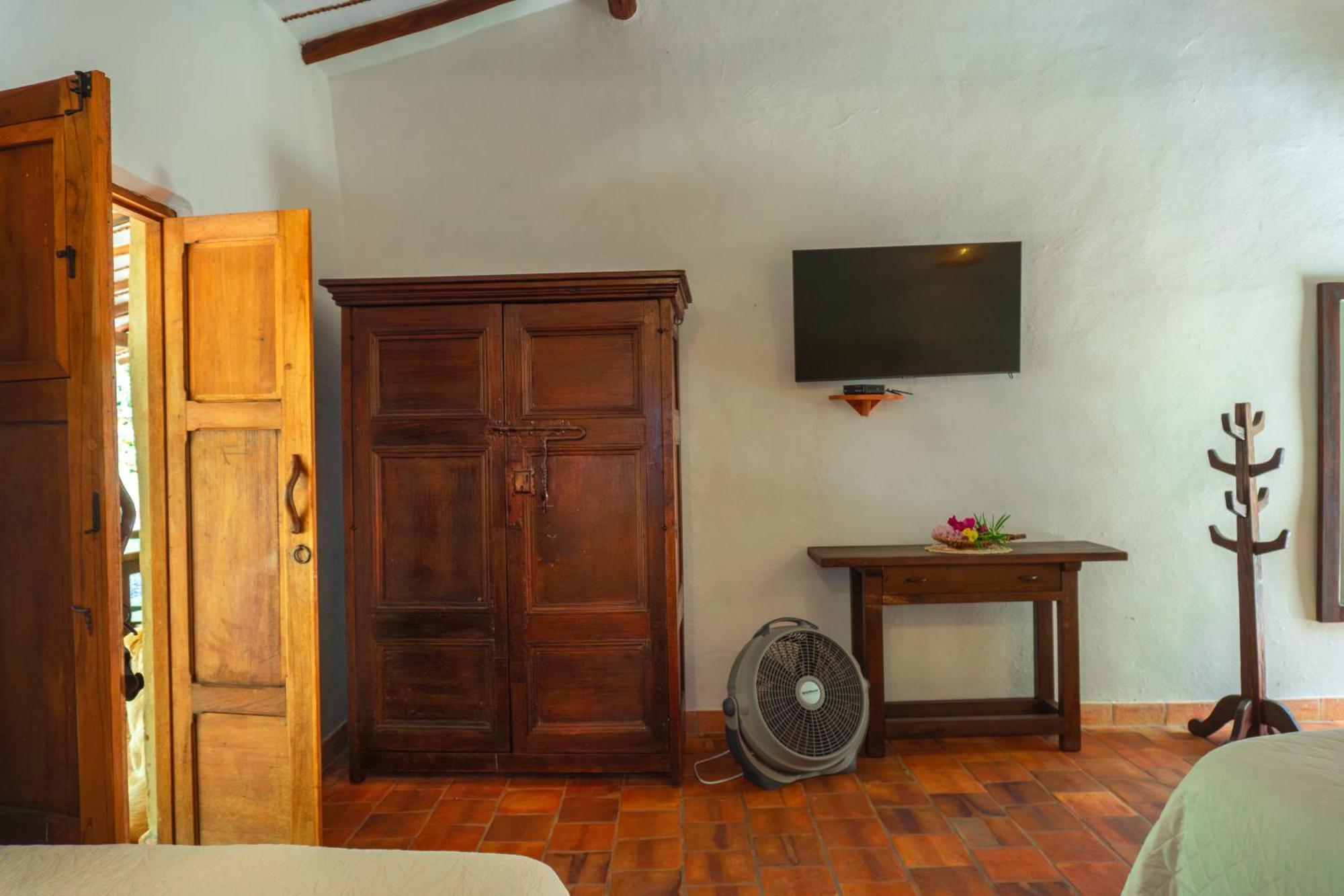 Hotel Hacienda Macedonia บาริชารา ภายนอก รูปภาพ