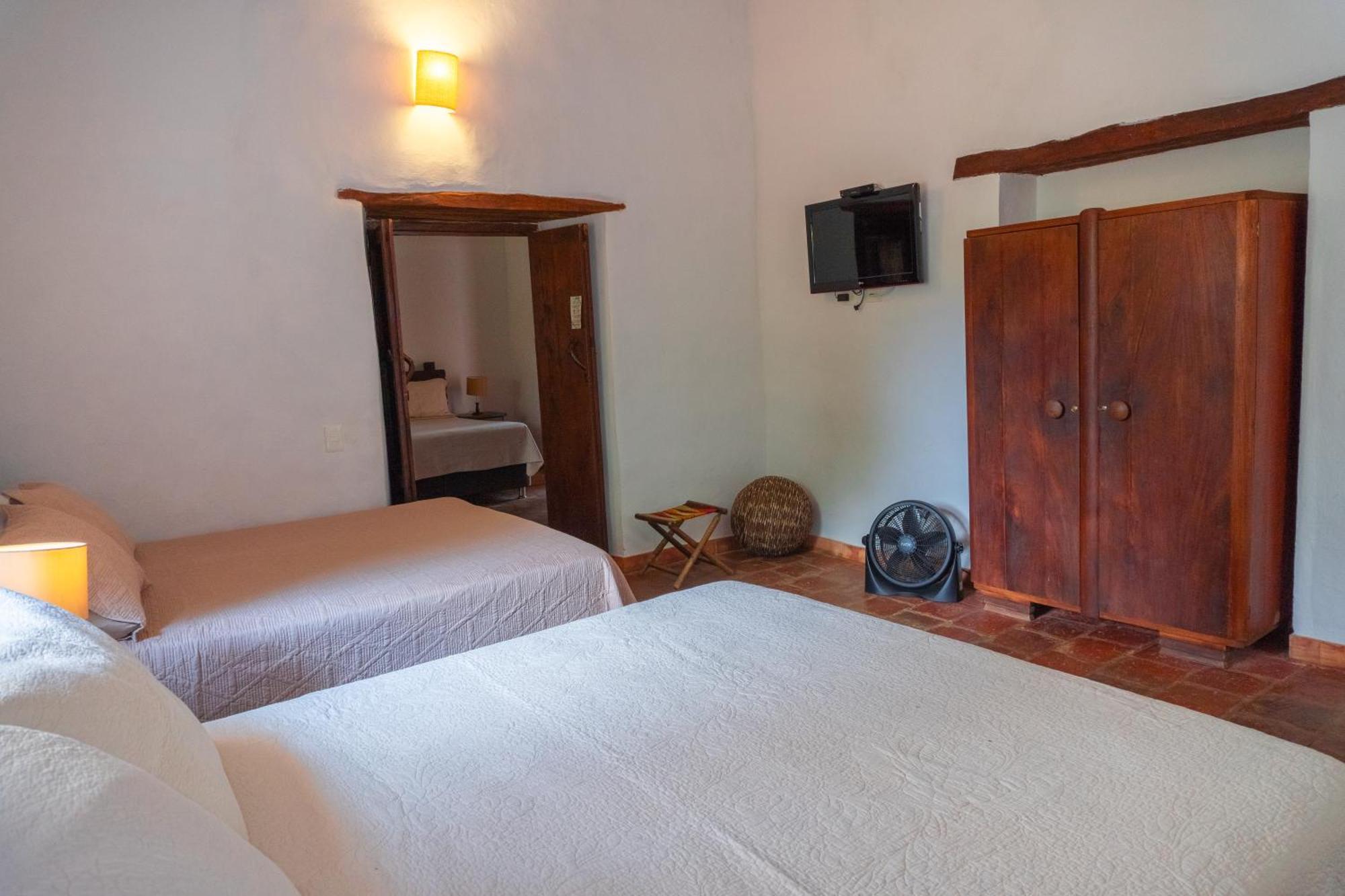 Hotel Hacienda Macedonia บาริชารา ภายนอก รูปภาพ