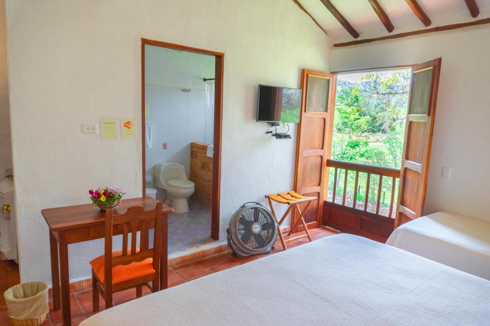 Hotel Hacienda Macedonia บาริชารา ภายนอก รูปภาพ