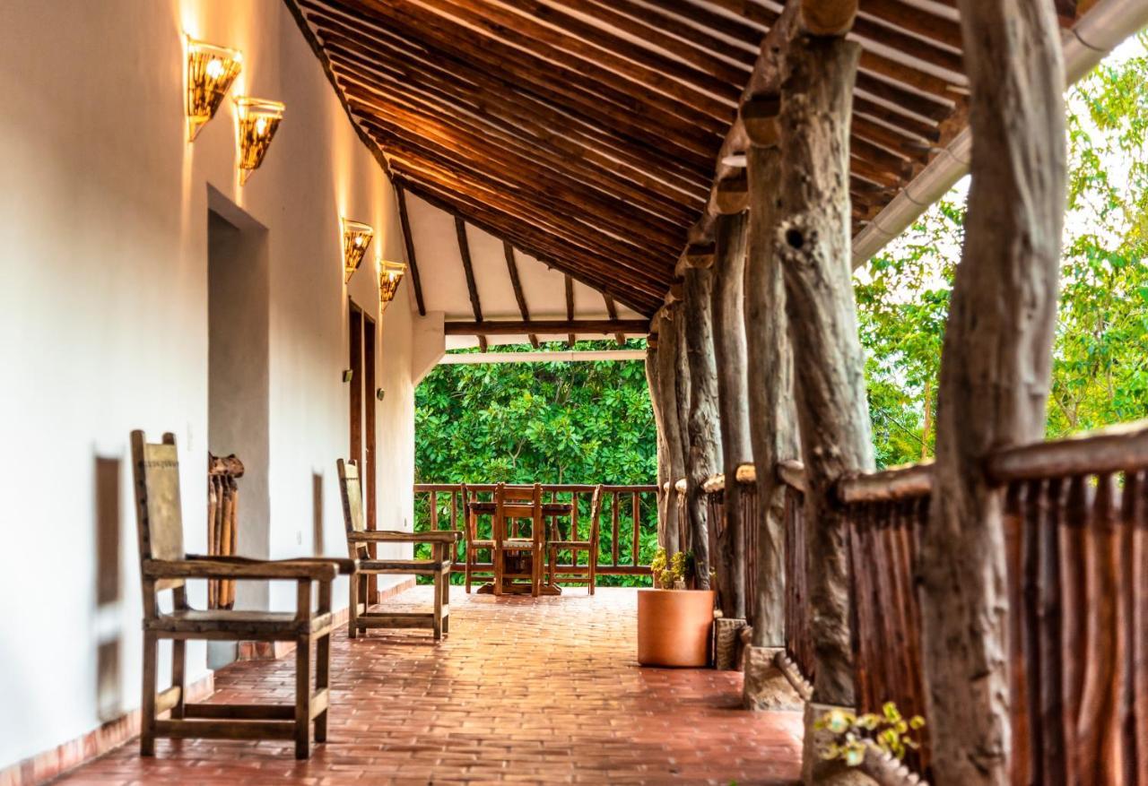 Hotel Hacienda Macedonia บาริชารา ภายนอก รูปภาพ