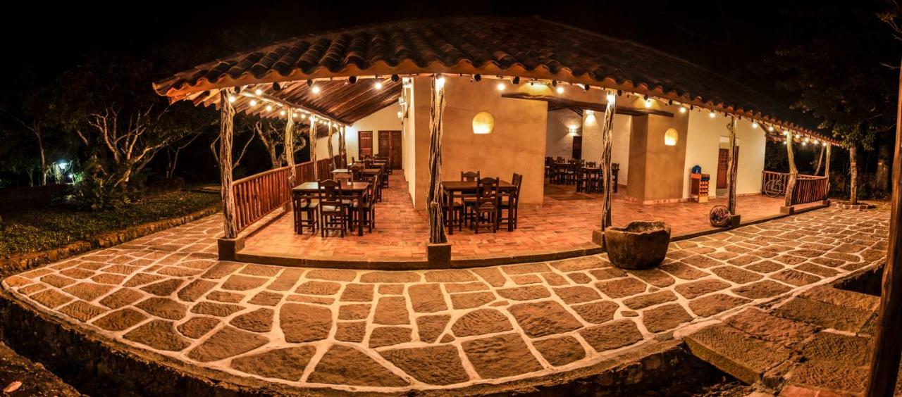 Hotel Hacienda Macedonia บาริชารา ภายนอก รูปภาพ