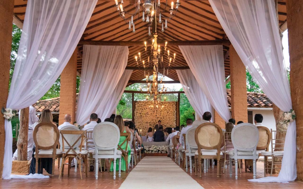 Hotel Hacienda Macedonia บาริชารา ภายนอก รูปภาพ
